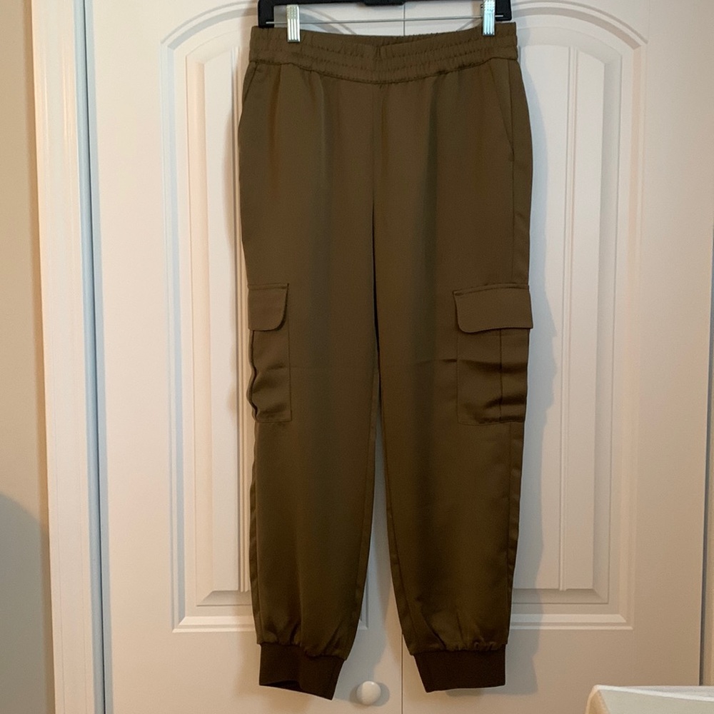 Banana republic satin joggers - Olive Green - Small